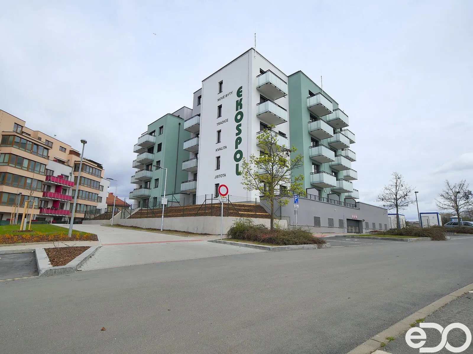 NOVINKA // Pronájem bytu 2+kk, 49 m2, Stránčická